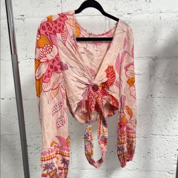 Long Sleeve Floral Crop Top - BRAND NEW  - Size Medium - NWT - Picture 8 of 8